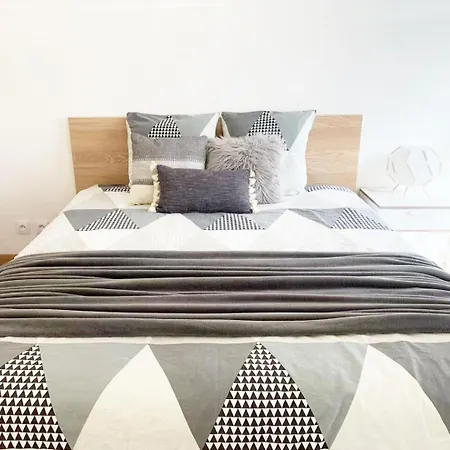 Nearby Arc Triomphe Champe Elysee Apartman