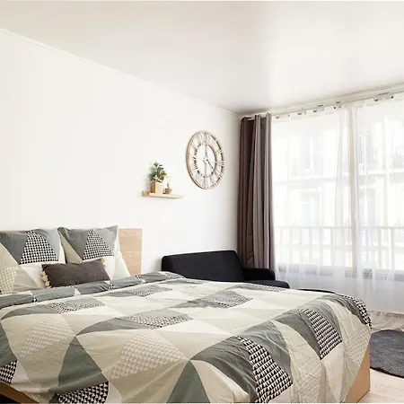 Nearby Arc Triomphe Champe Elysee * Párizs