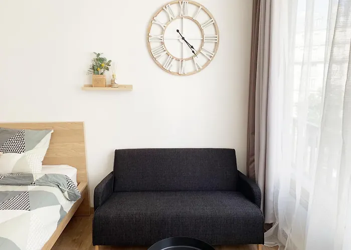 Nearby Arc Triomphe Champe Elysee 아파트 *