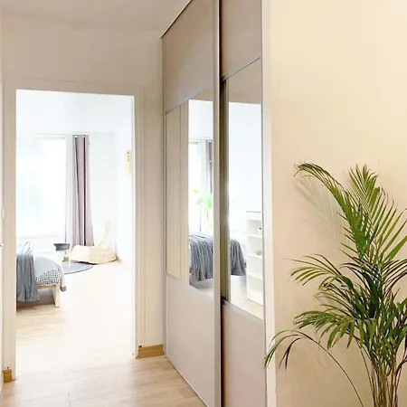 Nearby Arc Triomphe Champe Elysee Apartment